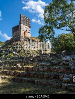 Die Ruinen der Maya-Stadt Labna sind Teil der prähispanischen Stadt Uxmal UNESCO-Weltkulturerbe-Zentrum in Yucatan, Mexiko. Stockfoto