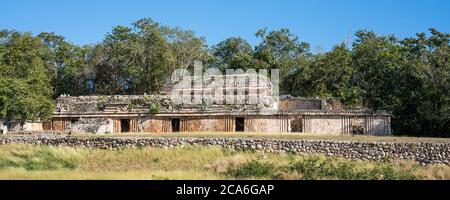 Der Palast oder El Palacio in den Ruinen der Maya-Stadt Labna sind Teil der prähispanischen Stadt Uxmal UNESCO-Weltkulturerbe-Zentrum in Yucatan, M Stockfoto