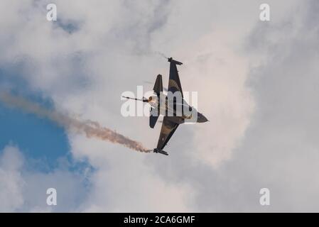 Sivrihisar, Eskisehir / Türkei - 09.15.2018: Soloturk, eines von zwei Demoteams der türkischen Luftwaffe, präformt eine erstaunliche Darstellung. Stockfoto