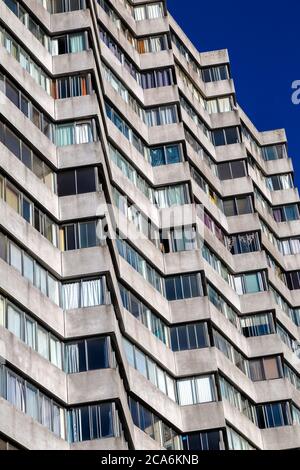 Außenansicht des brutalistischen Wohnturms Arlington House in Margate, Großbritannien Stockfoto