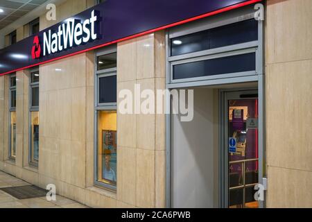 London, Großbritannien - 03. Februar 2019: NatWest Niederlassung im Einkaufszentrum Lewisham. National Westminster Bank gilt als einer der Big Four cl Stockfoto