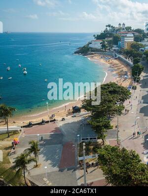 Luftdrohnenansicht des Strandes von Porto da Barra in Salvador Bahia Brasilien Stockfoto