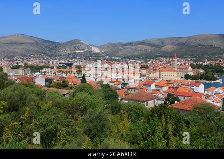 Panoramablick über die schöne Stadt Trogir, Kroatien Stockfoto