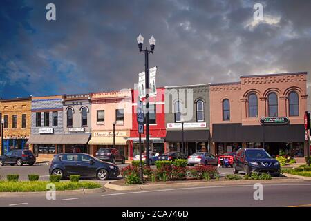 Geschäfte in der Innenstadt im Libanon, Tennessee Stockfoto