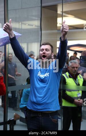 Sydney, Australien. 25. September 2015. Im Bild: Lindsay Handmer kurz vor der Veröffentlichung um 8 Uhr. Lindsay Handmer (repräsentiert mysparetech.com) ist die Stockfoto