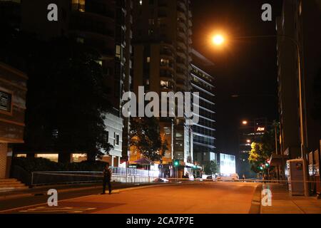 Parramatta, Sydney, Australien. Oktober 2015. Polizei absperren die Straßen um den Ort der Schießerei, in dem ein Polizei-IT-Arbeiter und Stockfoto