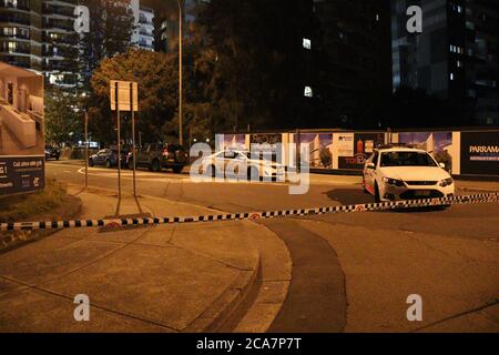 Parramatta, Sydney, Australien. Oktober 2015 (ca. 22 Uhr). Polizei absperren die Straßen um den Ort des Schießvorfalls, in dem eine Polizei Stockfoto