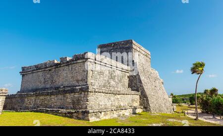 Windgott Tempel Pyramide in der Maya Ruine von Tulum, Yucatan, Mexiko. Stockfoto