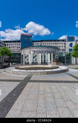 Börsenplatz mit Landesbank Baden-Württemberg und Friedrichsbau, Stuttgart, Innenstadt, Bundesland Baden-Württemberg, Süddeutschland Stockfoto