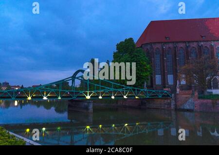 Aquarell Zeichnung der römisch-katholischen Pfarrei St. Mary Kirche NMP auf Sand Insel Wyspa Piasek, Tumski Brücke über oder Fluss in der Altstadt historischen Stadtzentrum von Breslau, Abendansicht, Polen Stockfoto