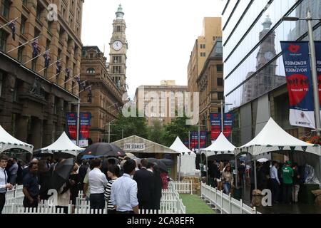 TAB Wetten Melbourne Cup Werbeveranstaltung in Martin Place, Sydney, NSW, Australien. Stockfoto