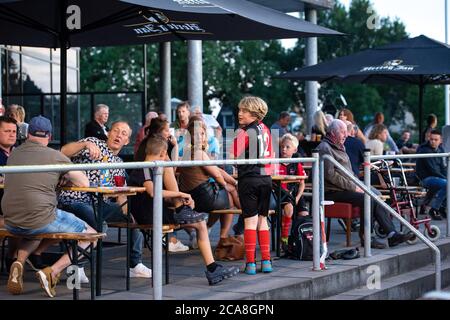 Groesbeek, Niederlande. August 2020. GROESBEEK 04-08-2020, Fußball, Sportpark Zuid, freundlich, Saison 2020-2021, Unterstützer während des Spiels De Treffers - NEC 0-2 Credit: Pro Shots/Alamy Live News Stockfoto