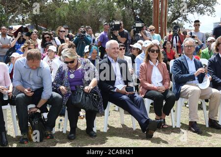 Der australische Premierminister, der Hon. Malcolm Turnbull, MP sitzt in der ersten Reihe an der Skulptur am Meer, Bondi 2015 Award Ankündigungen. Er kündigte die an Stockfoto