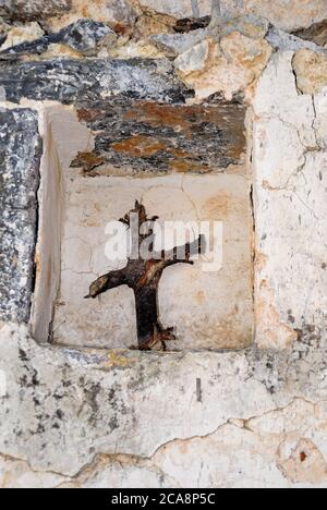 Kroatien, Otocac : eine Kirche, die während des Serbokroatischen Krieges (19911995) zerstört wurde. Stockfoto