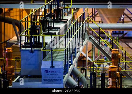 Akbakay/Kasachstan - April 23 2012: Pumpstation der Goldbergbau- und Verarbeitungsanlage. Goldindustrie und Produktion. Altynalmas Unternehmen. Stockfoto