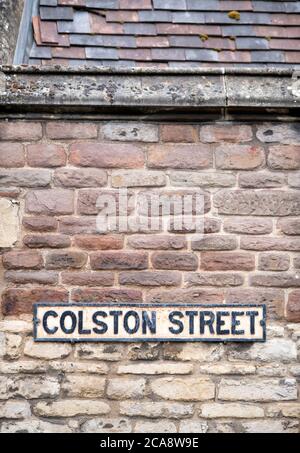 Colston Street Namensschild auf der Kapelle der drei Könige von Köln nach dem Sturz der Statue von Edward Colston in Bristol Juni 2020 Stockfoto