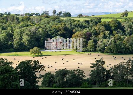 Nanteos Mansion ist ein Landhaus aus dem 18. Jahrhundert, das auf dem Land südlich von Aberystwyth, Ceredigion, Wales, liegt. Stockfoto