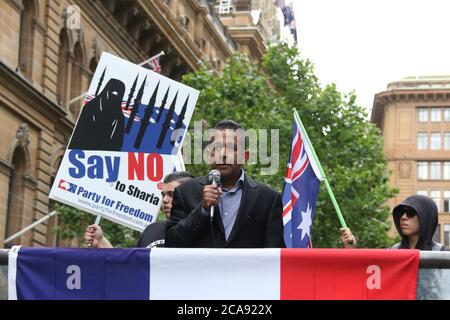 Holen Sie sich die Rallye Australien zurück. Im Bild: Danny Nalliah, Rise Up Australia Party. Stockfoto