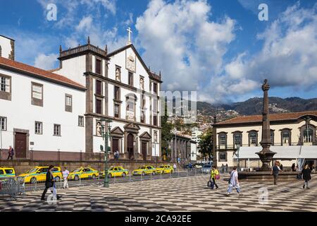 Jesuiten-Kolleg und Rathaus, Funchal, Madeira, Portugal, Atlantik, Europa Stockfoto