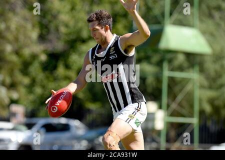 Benalla Victoria 14. März 2020. Goulburn Valley League Benalla Saints Nehmen Sie Ovens und Murray Wangaratta Magpies in Benalla Showgrounds in einer Pre-se Stockfoto