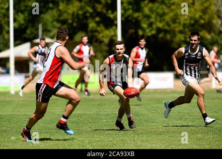 Benalla Victoria 14. März 2020. Goulburn Valley League Benalla Saints Nehmen Sie Ovens und Murray Wangaratta Magpies in Benalla Showgrounds in einer Pre-se Stockfoto