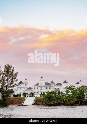 Trident Castle bei Sonnenuntergang, Port Antonio, Portland Parish, Jamaika, Westindien, Karibik, Mittelamerika Stockfoto