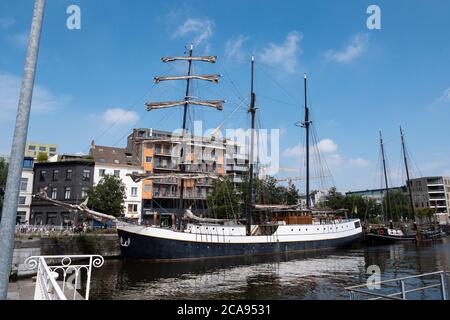 Antwerpen, Belgien, 19. Juli 2020, großes Segelschiff ist in der Willemdok vertäut Stockfoto