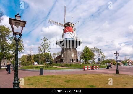 Molen de Valk in Leiden, Windmühle und Museum aus dem 18. Jahrhundert, Leiden, Südholland, Niederlande, Europa Stockfoto