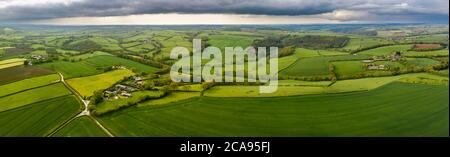 luftaufnahme der hügeligen Landschaft in der Nähe des Dorfes Coldridge, Devon, England, Vereinigtes Königreich, Europa Stockfoto