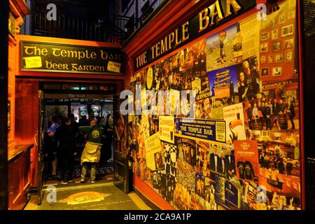 Dublin - August 2019: Temple Bar im Freien Stockfoto