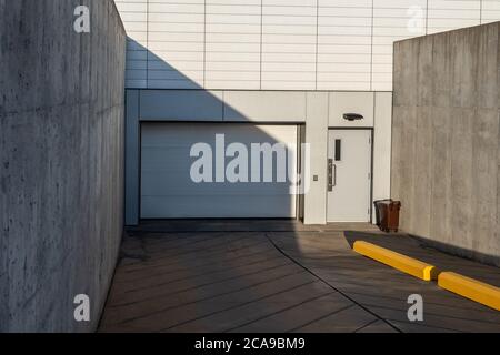 Ein Teil der Außenfassade eines generischen kleinen Unternehmens Stockfoto