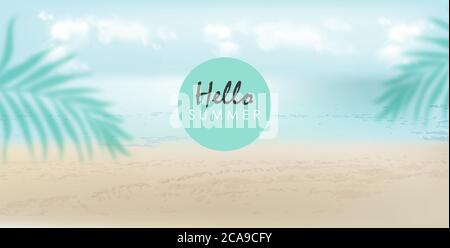 Hallo Sommerbanner mit Strand, Meer und Palmenblättern. Wolkiger Tag mit einer Brise. Vektor Stock Vektor