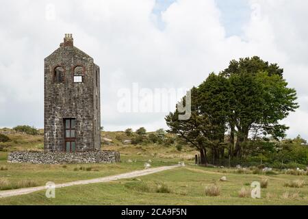 Houseman's Engine House der ehemaligen South Phoenix Mine, die jetzt das Minions Heritage Center, Cornwall UK beherbergt Stockfoto