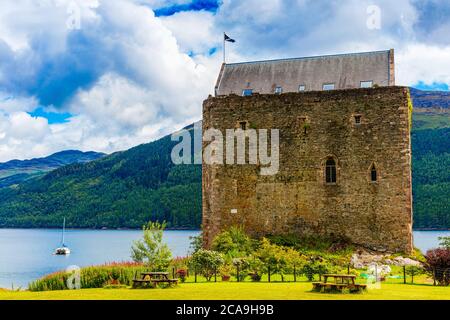 Carrick Castle, Turmhaus aus dem 14. Jahrhundert, Loch Goil, Cowal Peninsula, Argyll and Bute, Schottland Stockfoto