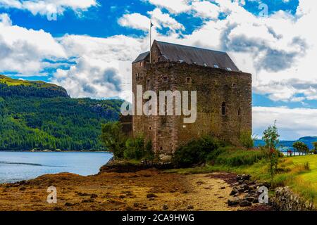 Carrick Castle, Turmhaus aus dem 14. Jahrhundert, Loch Goil, Cowal Peninsula, Argyll and Bute, Schottland Stockfoto