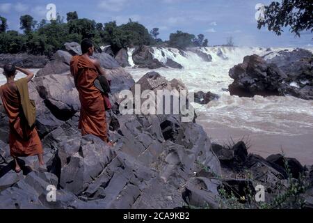 Die Wasserfälle von Khon Phapheng des Mekong Flusses im Dorf Don Khong in Lao im Süden Laos. Lao, Don Khon, Juli 1996 Stockfoto