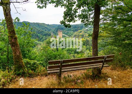 Schlösser Manderscheid, Ober- und Unterburg, Manderscheid, Eifel, Rheinland-Pfalz. Deutschland, Stockfoto