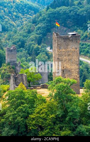 Manderscheid mittelalterliche Burgen, Ober- und Unterburg, Manderscheid, Eifel, Rheinland-Pfalz. Deutschland, Stockfoto