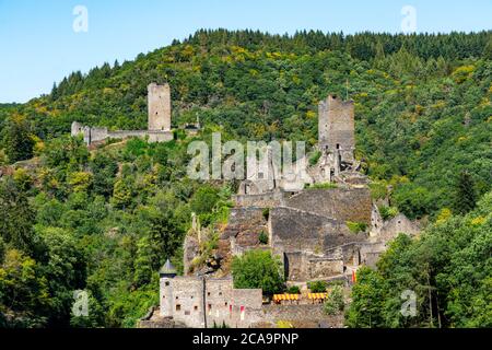 Manderscheid mittelalterliche Burgen, Ober- und Unterburg, Manderscheid, Eifel, Rheinland-Pfalz. Deutschland, Stockfoto