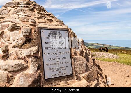 Exmoor National Park - der Cairn markiert den höchsten Punkt auf Exmoor, Dunkery Beacon 1705 Fuß 520 Meter, Somerset UK Stockfoto