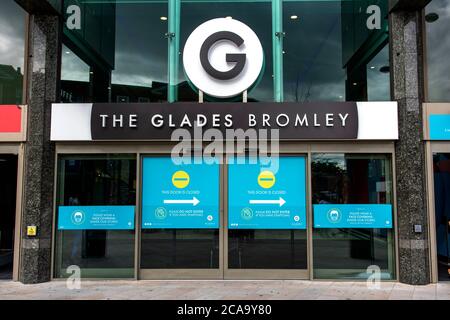 London, Großbritannien. August 2020. Das Glades Bromley Logo an einem ihrer Zweige. Kredit: SOPA Images Limited/Alamy Live Nachrichten Stockfoto