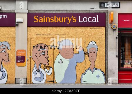 London, Großbritannien. August 2020. Sainsbury's Geschäft in der New Bridge Street bleibt immer noch geschlossen, obwohl Lockdown in London aufgehoben wird. Quelle: Dave Rushen/SOPA Images/ZUMA Wire/Alamy Live News Stockfoto