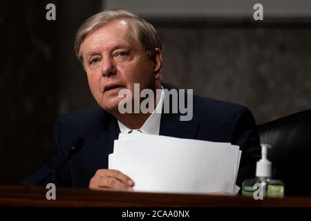 Upi, Usa. August 2020. Lindsey Graham (R-SC), Vorsitzender des Justizausschusses des Senats, spricht am 5. August 2020 während einer Anhörung des Justizausschusses des Senats über die "Überwachung der Kreuzfeuer-Hurrikan-Untersuchung" auf dem Capitol Hill in Washington, DC. Foto von Erin Schaff/UPI Kredit: UPI/Alamy Live News Stockfoto