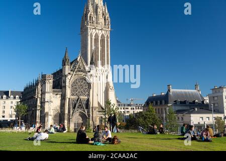 Caen, Ansicht der Kirche von Saint Pierre und Schloss Stockfoto