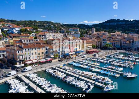 Luftaufnahme von Cassis, einem Fischerdorf in der Nähe von Marseille Stockfoto