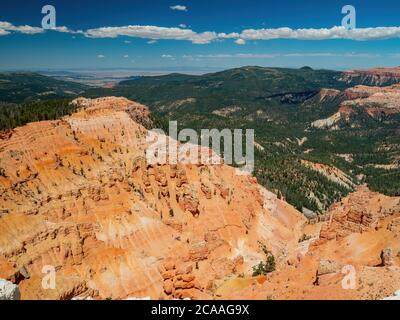 Wunderschöne Landschaft vom Spectra Point of Cedar Breaks National Monument in Utah, USA Stockfoto