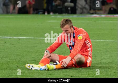 London, Großbritannien. August 2020. Fulhams Marek Rodak nach dem Sky Bet Championship Play-Off Finale zwischen Brentford und Fulham im Wembley Stadium, London, England am 4. August 2020. Fußballstadien bleiben aufgrund der Covid-19-Pandemie leer, da staatliche Gesetze zur sozialen Distanzierung Fans innerhalb von Spielstätten verbieten, was dazu führt, dass alle Spielanlagen bis auf weiteres hinter verschlossenen Türen gespielt werden. Foto von Andrew Aleksiejczuk/Prime Media Images. Kredit: Prime Media Images/Alamy Live Nachrichten Stockfoto