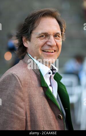 München, Deutschland. August 2020. Winfried Frey, Schauspieler, aufgenommen im Freiluftkino 'Kino, Mond und Sterne' bei der Premiere des Films 'Ausgrissn! Der Film wird am 13.08.2020 in den deutschen Kinos erscheinen. Quelle: Tobias Hase/dpa/Alamy Live News Stockfoto