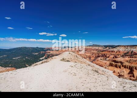 Wunderschöne Landschaft vom Spectra Point of Cedar Breaks National Monument in Utah, USA Stockfoto