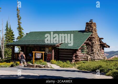 Cedar City, 1. AUGUST 2020 - Morgenansicht des Cedar Breaks National Monument Visitor Centre Stockfoto